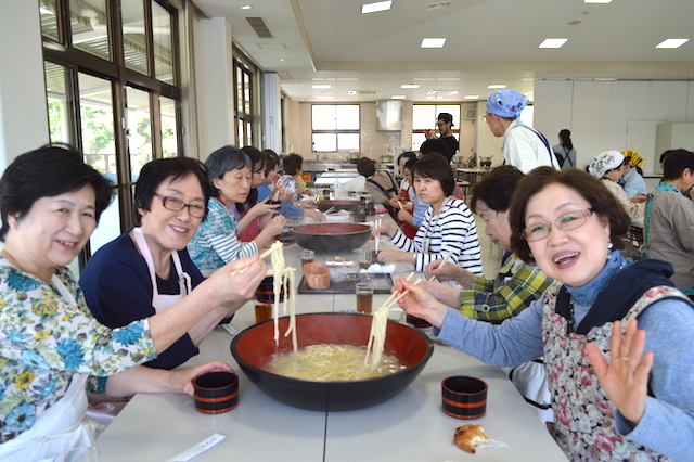 うどん打ち試食